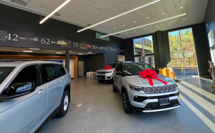 Jeep and Dodge Dealership in Riverhead